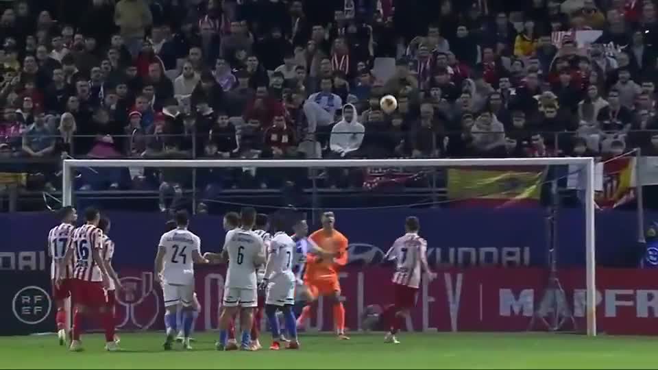 [中超]一场比赛四队长 国安客场胜海港