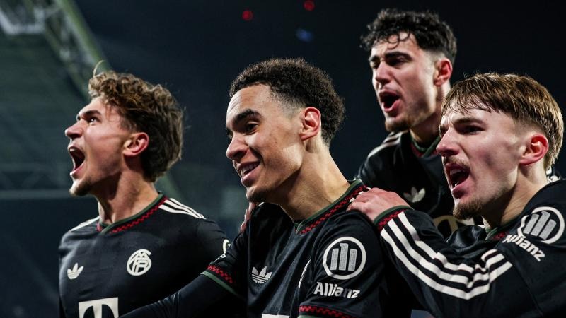 勇士全队愤怒爆发！库里被对手恶意拉扯，裁判判罚引发集体抗议