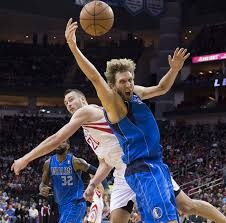 太阳队绝杀雄鹿重返西部第十杜兰特逆天三分点燃季后赛火药桶